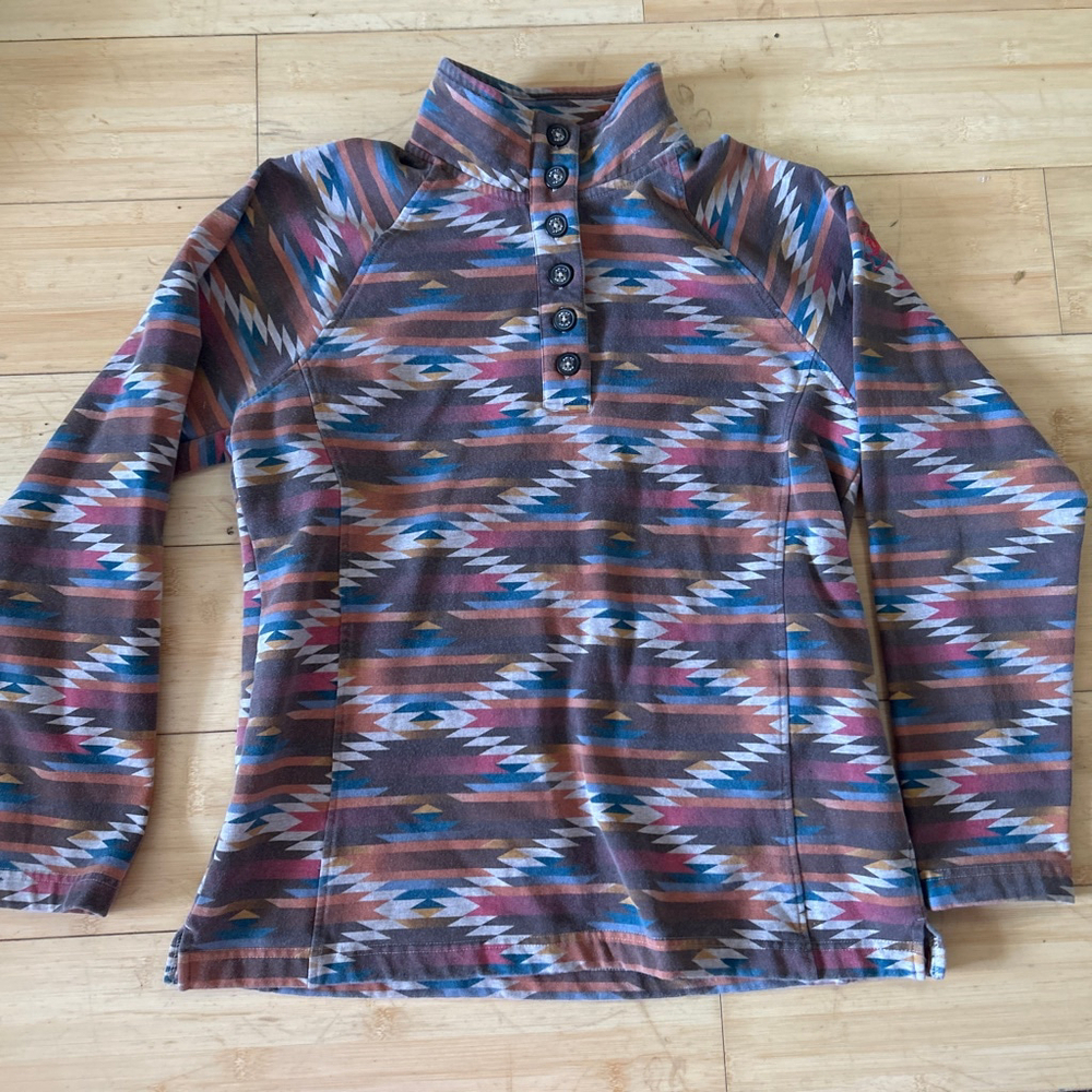 Ariat pull over hoodie size medium